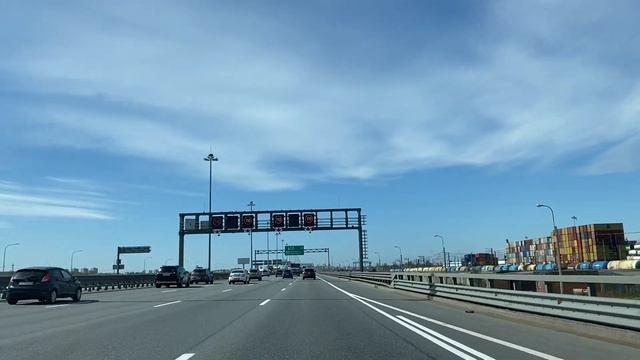 Из Пулково Въезжаем в Петербург по Пулковскому шоссе и заезжаем на ЗСД (третий заезд направо) смотреть онлайн