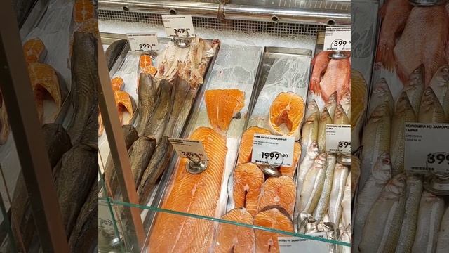 В Санкт-Петербурге морозно. Магазин SPAR. Невский проспект. смотреть онлайн