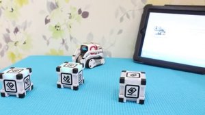 Робот Козмо. Играем с роботом. Наш домашний робот. Robot Anki Cozmo.