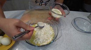 Салат из печени трески с солёным огурцом / Слоеный салат с печенью трески / Печень трески / Салат /