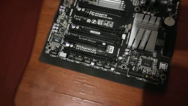Gigabyte GA-990FX-UD3 rev 4.0 смотреть онлайн