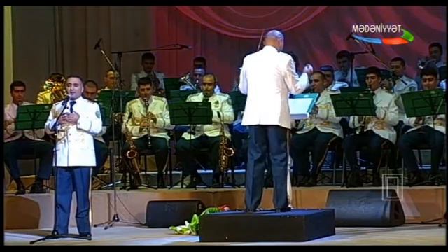Rauf Hacıyev - Saçlarına gül düzüm ( DSX ORKESTR ) смотреть онлайн