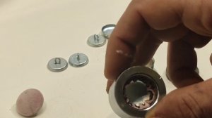 Насадка для обтяжки пуговиц без пружины.