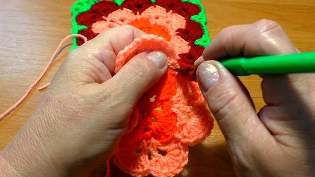 Четырехугольный очень красивый мотив из серии Бабушкин квадрат смотреть онлайн