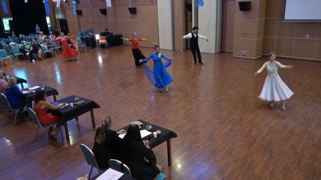 CLASSIC NOVICE PEARL M & EMERALD F 2 RISE & FALL смотреть онлайн