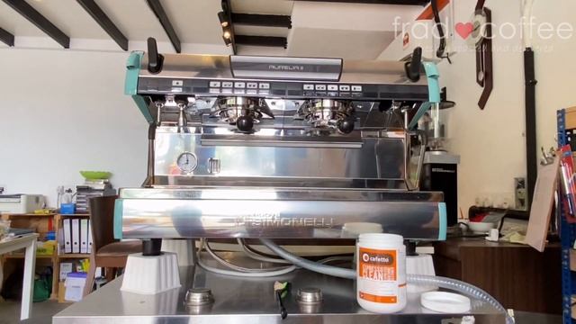 How to do automatic back flush for Nuova Simonelli Aurelia II V coffee machine смотреть онлайн