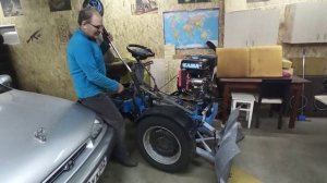 Фиксатор подъема лопаты минитрактора сделанный из того, что было под рукой