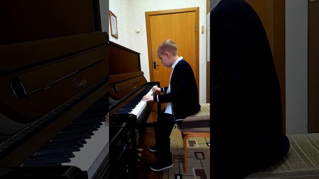 "Микки-Маус" М.Шмитц (исп. Синявский Андрей Викторович, Муз.школа N16, Республика Беларусь, 8 лет) смотреть онлайн