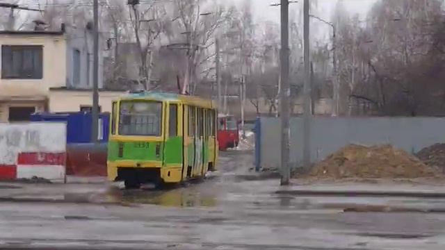 2011.04.10 Проспект Победы трамвай, Казань P1080568 смотреть онлайн