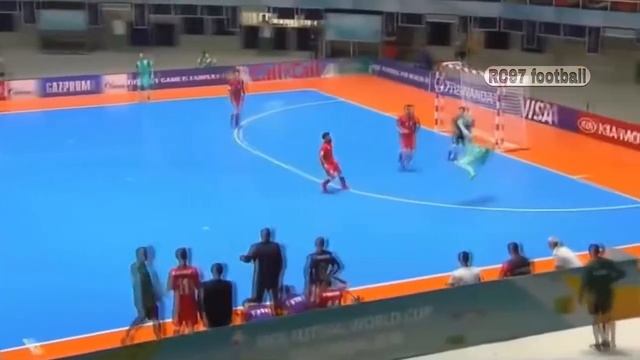 Ricardinho destroying in futsal !!!!!! смотреть онлайн