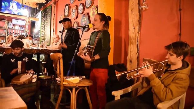 Глеб ,Радик на соло гитаре, Коля на трубе и Шурик барик смотреть онлайн