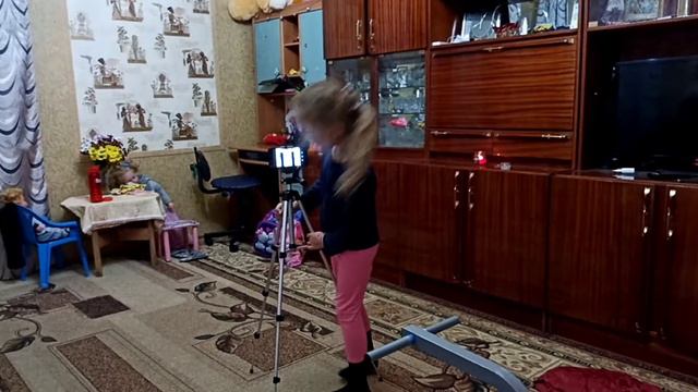 ВЛОГ: Юный блогер! Собака любит семечки) (09.11.2020) смотреть онлайн