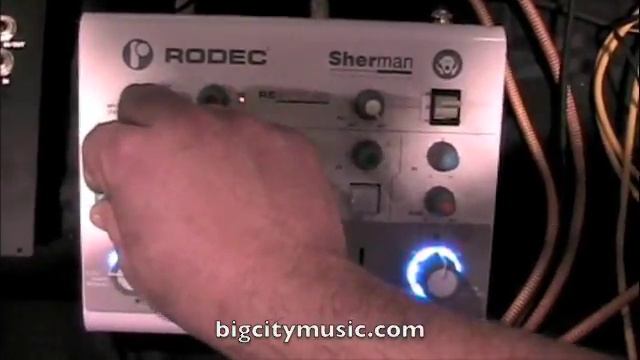 NAMM 2009 - Sherman Rodec Restyler processor at Big City Music booth смотреть онлайн
