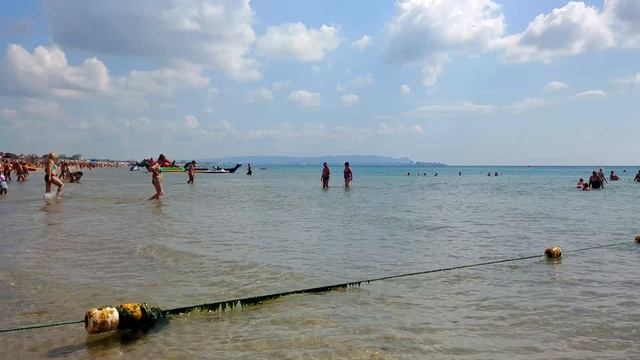 Витязево - пляж, море, небольшая прогулка по посёлку смотреть онлайн