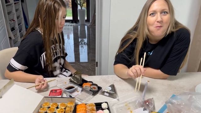 ВЛОГ ЗАКАЗАЛИ СУШИ НА УЖИН ЗАСТОЛЬЕ В ДОМЕ КУШАЕМ МНОГО СУШИ,РОЛЛЫ,iPad Pro 2021 на M1 12,9 смотреть онлайн