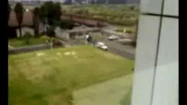 Вертолет"AS-350" vs. автомобиля смотреть онлайн