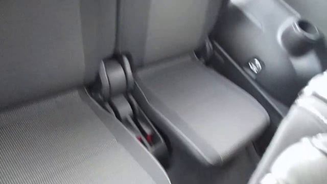 YR67 HRO - TOYOTA VERSO 7 ICON SEATS смотреть онлайн