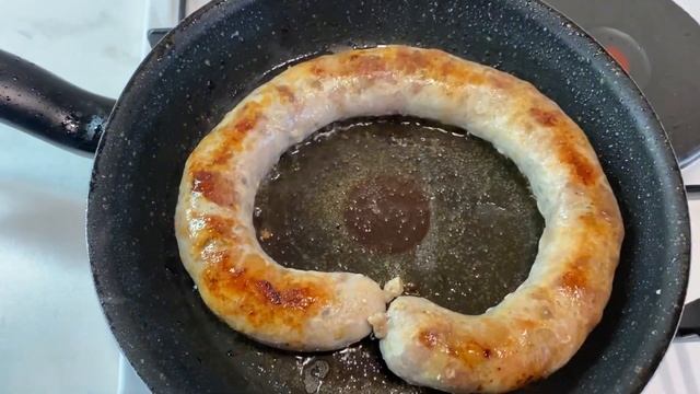 Готовим домашнюю колбасу на сковороде. смотреть онлайн