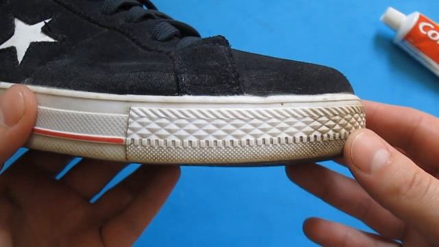 КАК ПОЧИСТИТЬ БЕЛЫЕ КЕДЫ И КРОССОВКИ ЗУБНОЙ ПАСТОЙ? ЛАЙФХАК смотреть онлайн