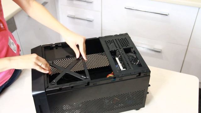 Thermaltake Urban SD1 - первый в мире обзор смотреть онлайн