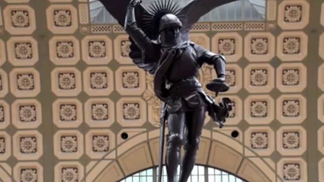 Le Musee D'Orsay in Paris, France смотреть онлайн