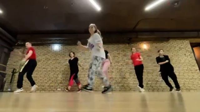 Танцуем Shuffle dance ? ? под красивую музыку Papamericano. Хиты 00-х. Хореография, шаффл танец ? смотреть онлайн
