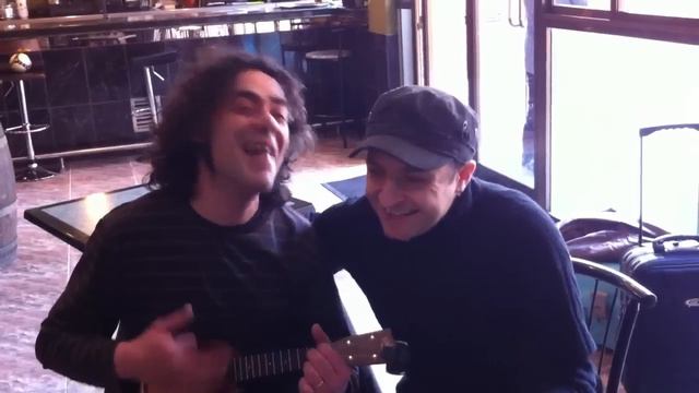 Via con me - Xavi y Ukulollo смотреть онлайн