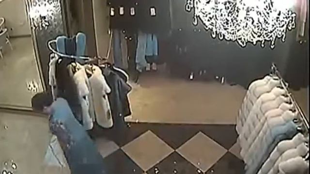 Как украсть НОРКОВУЮ ШУБУ летом! ДА Очень просто!!! смотреть онлайн