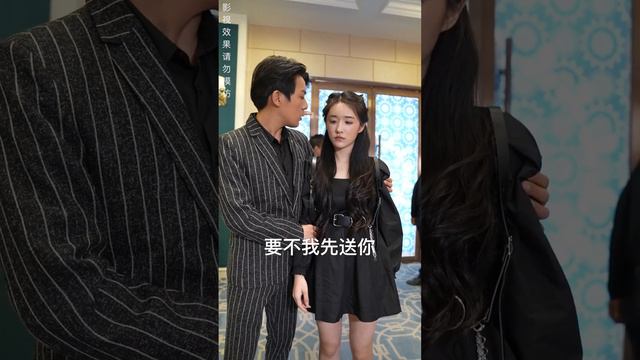 小夥帶嬌艷女友參加拍賣會，遭到主辦單位雷三爺對女友出言調戲，小夥當場拿出金卡雷三爺被直接嚇退！ #不敗戰神21-30 смотреть онлайн