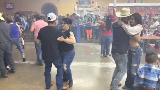 Ayyyy tu mamá te dijo que no bailes de Caballito ??Cumbia y sabor ! a bailar sin miedo al exito! смотреть онлайн