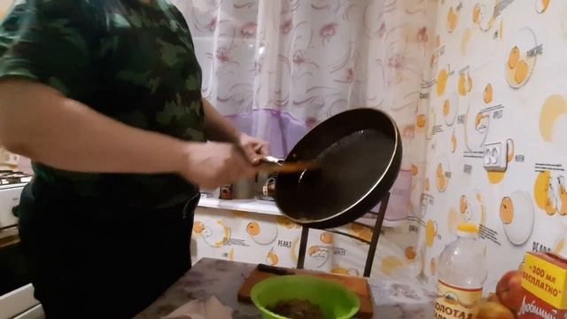 СЫН МАМИНОЙ ПОДРУГИ ГОТОВИТ запеканку в духовке с картошкой ,фаршем и грибами!!!casserole.