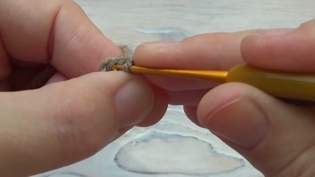 Медвежонок-брелок крючком // мастер-класс toyfabric смотреть онлайн