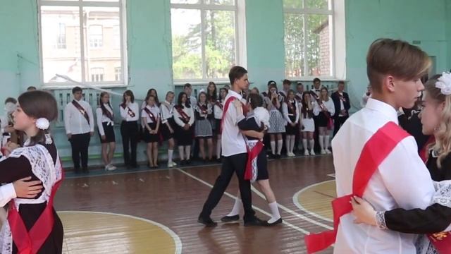Последний звонок 9 классов Ильинской школы 2021 г смотреть онлайн