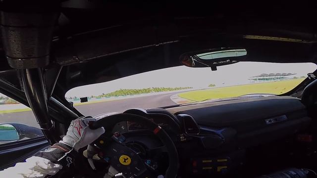 Driver's POV - One lap in Sepang Ferrari 458 Challenge смотреть онлайн