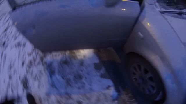 Старые вёдра в морозы поголовно любят голову.