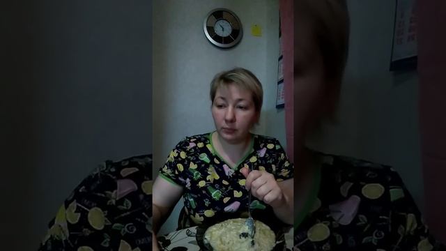 Мукбанк каша пшенка+пшеничная крупа с черносливом смотреть онлайн