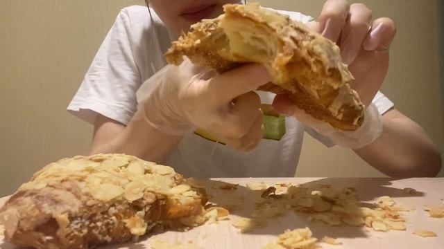 АСМР ИТИНГ КРУАССАНЫ МИНДАЛЬНЫЕ МУКБАНГ СЛАДОСТИ ASMR EATING DESSERT MUKBANG ALMOND CROISSANTS 먹방 смотреть онлайн