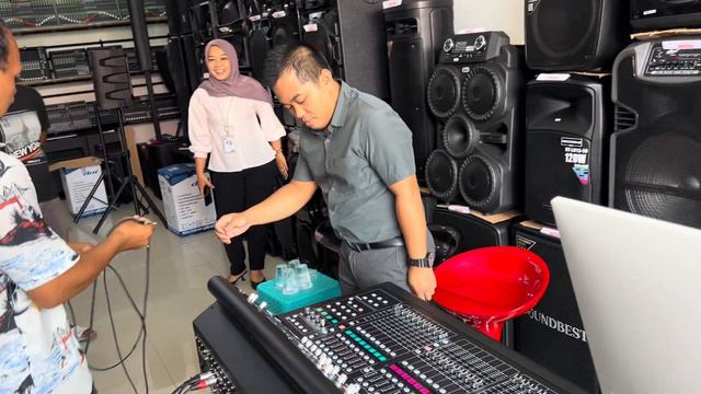 Dari tuban beli Mixer Digital Midas M32 Live Harga 65JUTA смотреть онлайн