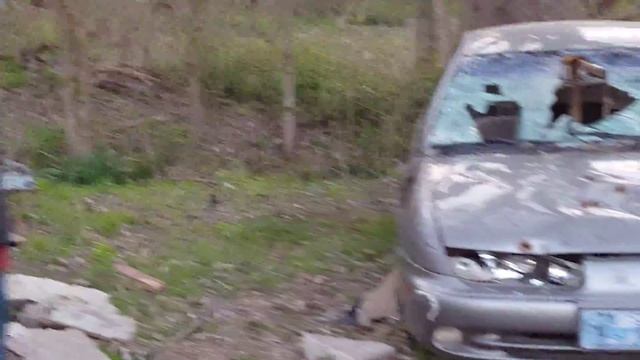 Kade destroying old Saturn car! смотреть онлайн