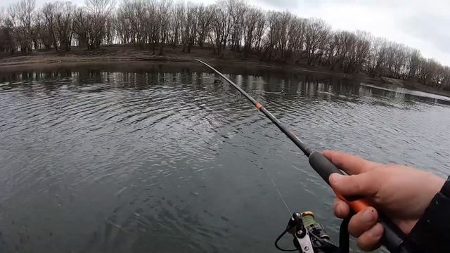 Ловля судака на живца в январе на реке днестр ////первая рыбалка в 2020 году...... смотреть онлайн