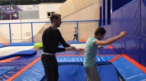 Как научиться делать боковое сальто за 2 часа? С полного нуля.