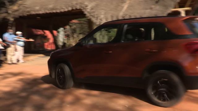 Meet South Africa with Michaela Strachan - Jo'burg to Madikwe смотреть онлайн