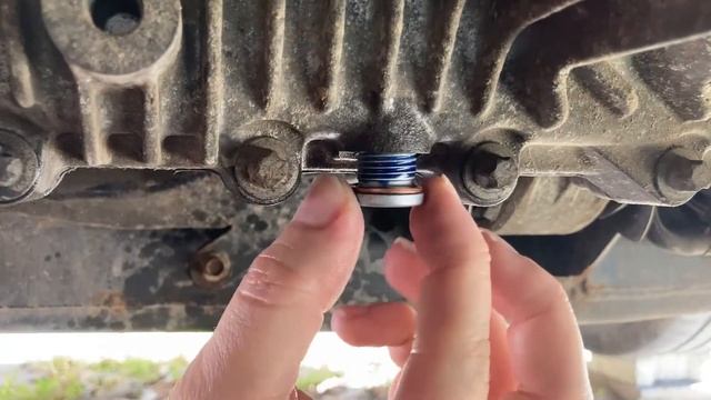 DIY guide - 2012 Range Rover Sport SDV6: Change the differential and transfer case oil смотреть онлайн