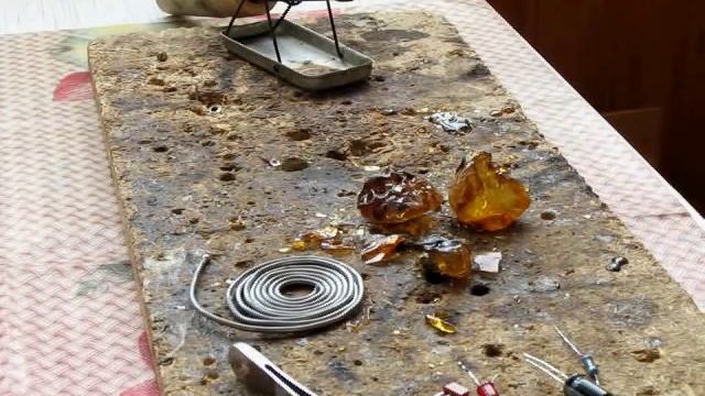 Конструкции новичкам. Выпуск 1. Светодиодная мигалка смотреть онлайн