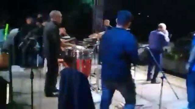 ESTAR ENAMORADO - RAY DE LA PAZ CON ORQUESTA SALSA 220 DE OSCAR URUETA "EL GATO" смотреть онлайн