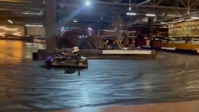 я катаюсь на картинге в МЕГА БЕЛАЯ ДАЧА? смотреть онлайн