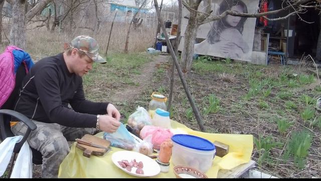 Дачный сезон открыт. Варим кашу, делаем теплицу,боремся с плющём. смотреть онлайн