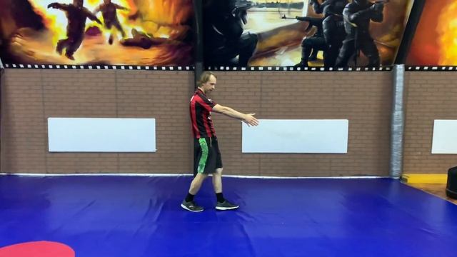 Рондат, приземление и уход в кувырок назад смотреть онлайн