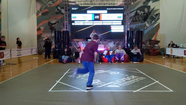 КУБОК ЖЕЛЕЗНОГОРСКА ПО БРЕЙКИНГУ 2022 - Raff vs Руся (Брейкинг соло 10-18 лет) смотреть онлайн