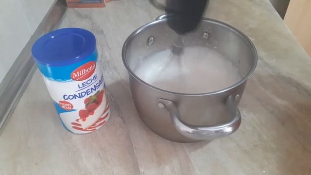 Мороженое сливочное с ягодами/ Как приготовить мороженое дома из сливок и сгущенного молока смотреть онлайн